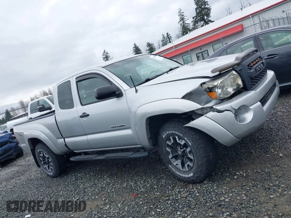 2006 Toyota Tacoma with VIN 5TEUU42N56Z275054, listed as a IAAI auction lot 41835497 with 166,076 mi miles. Bid and sale history available at carsss.com. Image 13.