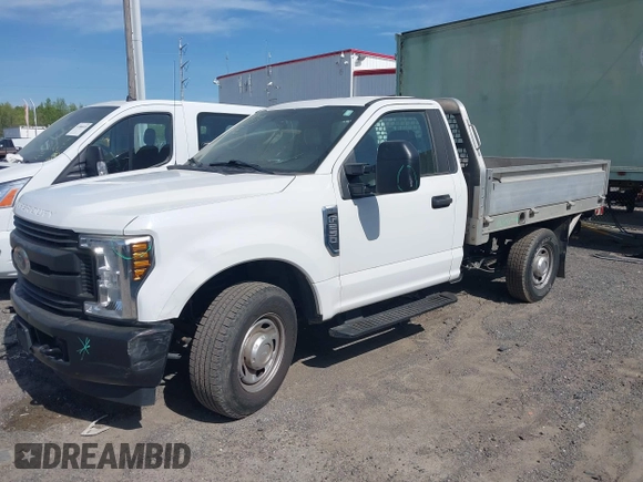 2019 Ford Super Duty F-250 SRW XL with VIN 1FDBF2A66KEG59711, listed as a IAAI auction lot 42058973 with 113,086 mi miles. Bid and sale history available at carsss.com. Image 2.
