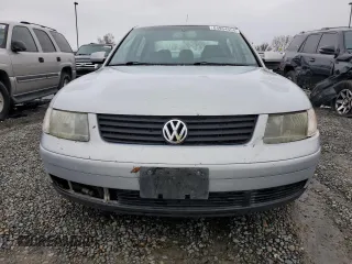 2000 Volkswagen Passat z VIN WVWPD23B0YP431209, wystawiony jako Copart lot #84954554 z przebiegiem 149 382 mil mil oraz Szkoda całkowita • Salvage title. Historia ofert i sprzedaży dostępna na DreamBid. Obrazek 5.