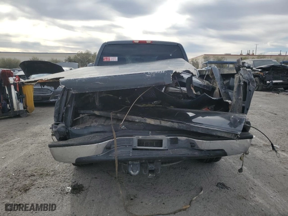 2004 GMC Sierra 1500 SLE with VIN 2GTEC19T441113797, listed as a Copart auction lot 86923574 with 156,426 mi miles and Salvage Title. Bid and sale history available at carsss.com. Image 6.