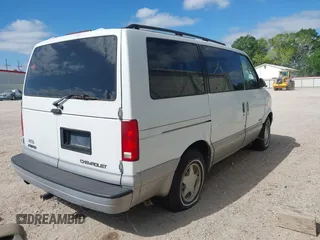 1999 Chevrolet Astro z VIN 1GNDM19W0XB116548, wystawiony jako IAAI lot #41943530 z przebiegiem 124 735 mil mil oraz . Historia ofert i sprzedaży dostępna na DreamBid. Obrazek 4.