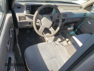 1995 Isuzu Pickup S z VIN JAACL11L8S7200788, wystawiony jako Copart lot #51145765 z przebiegiem 328 108 mil mil oraz Tytuł czysty. Historia ofert i sprzedaży dostępna na DreamBid. Obrazek 8.