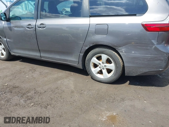 2015 Toyota Sienna LE AAS с VIN 5TDKK3DC6FS649056, выставлен на аукционе IAAI как лот 41978844 с пробегом 182 694 миль миль и . История ставок и продаж доступна на DreamBid. Изображение 19.