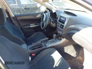 2011 Subaru Impreza 2.5i z VIN JF1GE6A63BH518068, wystawiony jako IAAI lot #41685240 z przebiegiem 136 066 mil mil oraz . Historia ofert i sprzedaży dostępna na DreamBid. Obrazek 5.