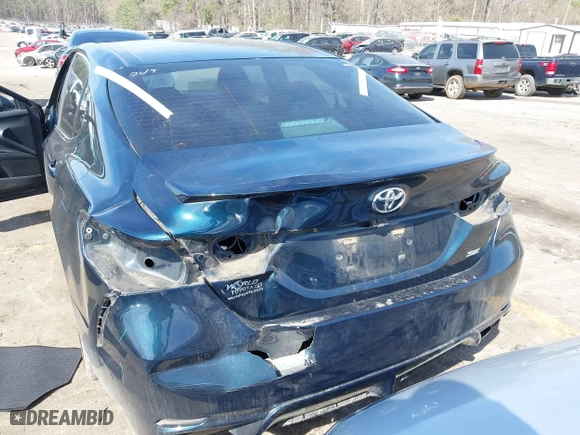 2018 Toyota Camry LE with VIN 4T1B11HK5JU633648, listed as a IAAI auction lot 41840969 with 140,071 mi miles. Bid and sale history available at carsss.com. Image 6.