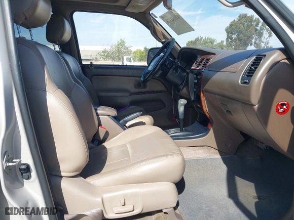1997 Toyota 4Runner Limited with VIN JT3GN87RXV0024918, listed as a IAAI auction lot 42032378 with 173,784 mi miles. Bid and sale history available at carsss.com. Image 5.