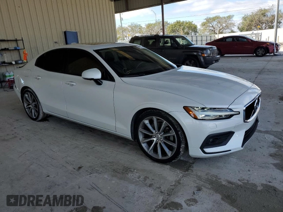 2020 Volvo S60 Momentum with VIN 7JR102FK2LG030977, listed as a Copart auction lot 41312734 with 39,308 mi miles. Bid and sale history available at carsss.com. Image 4.