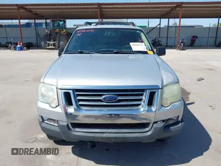 2010 Ford Explorer Sport Trac XLT z VIN 1FMEU3BE2AUA00236, wystawiony jako IAAI lot #41981531 z przebiegiem 101 993 mil mil oraz . Historia ofert i sprzedaży dostępna na DreamBid. Obrazek 13.