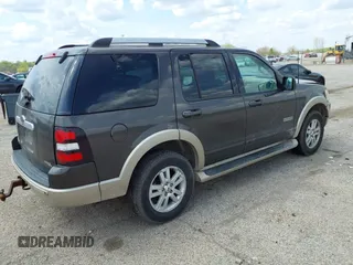 2006 Ford Explorer Eddie Bauer с VIN 1FMEU74EX6UA04305, выставлен на аукционе IAAI как лот 42122372 с пробегом 174 606 миль миль и . История ставок и продаж доступна на DreamBid. Изображение 4.