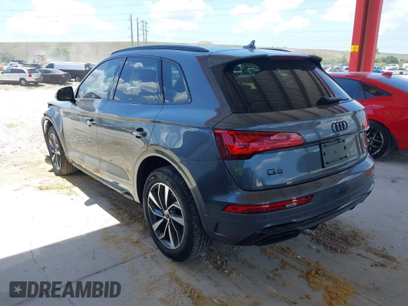 2024 Audi Q5 S line Premium z VIN WA1GAAFY5R2109175, wystawiony jako IAAI lot #41938991 z przebiegiem 7133 mil mil oraz . Historia ofert i sprzedaży dostępna na DreamBid. Obrazek 3.