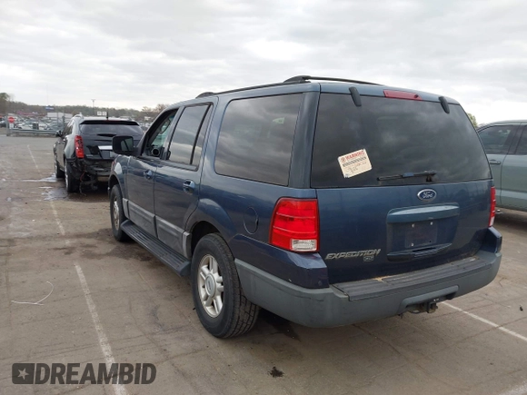 2004 Ford Expedition Special Service with VIN 1FMPU15L24LA43038, listed as a IAAI auction lot 41738454 with 238,489 mi miles. Bid and sale history available at carsss.com. Image 3.