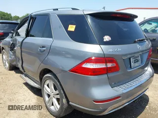 2013 Mercedes-Benz M 350 with VIN 4JGDA5JB7DA131370, listed as a IAAI auction lot 42210940 with 141,164 mi miles and . Bid and sale history available at DreamBid. Image 3.
