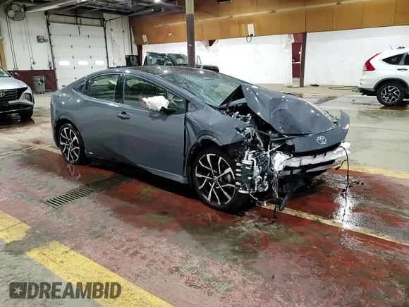 2024 Toyota Prius SE z VIN JTDACACU4R3034180, wystawiony jako Copart lot #46998625 z przebiegiem 5 288 mil mil oraz Szkoda całkowita • Salvage title. Historia ofert i sprzedaży dostępna na DreamBid. Obrazek 14.