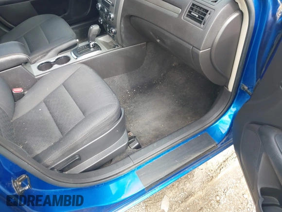2012 Ford Fusion SE with VIN 3FAHP0HA8CR233436, listed as a IAAI auction lot 42708333 with 175,783 mi miles and . Bid and sale history available at DreamBid. Image 5.