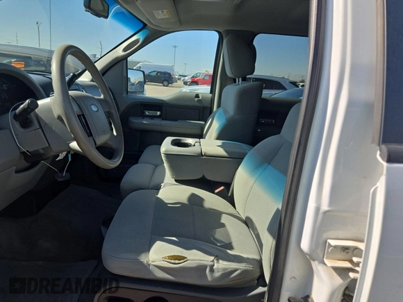 2008 Ford F-150 XLT z VIN 1FTPW14V38FA76863, wystawiony jako IAAI lot #42610373 z przebiegiem 178 671 mil mil oraz . Historia ofert i sprzedaży dostępna na DreamBid. Obrazek 18.