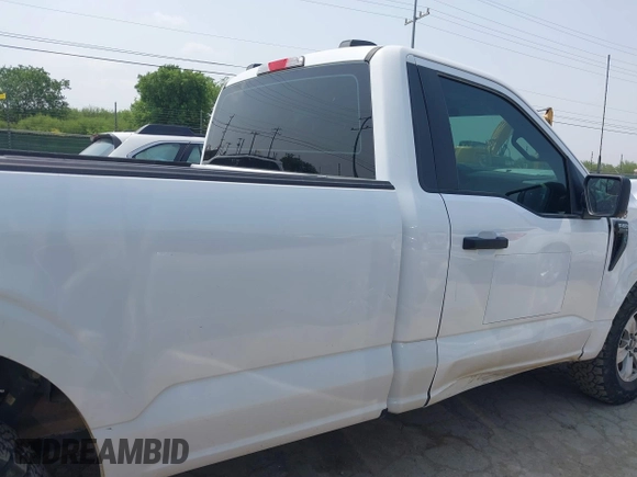 2022 Ford F-150 XL z VIN 1FTMF1CP0NKE04426, wystawiony jako IAAI lot #42320395 z przebiegiem 61 887 mil mil oraz . Historia ofert i sprzedaży dostępna na DreamBid. Obrazek 13.