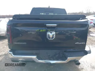 2019 Ram 1500 Big Horn z VIN 1C6SRFFT7KN658334, wystawiony jako IAAI lot #41930603 z przebiegiem 84 124 mil mil oraz . Historia ofert i sprzedaży dostępna na DreamBid. Obrazek 16.