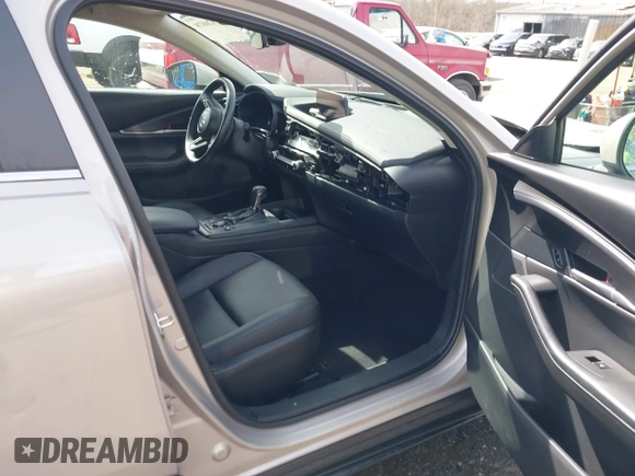 2022 Mazda CX-30 S Select with VIN 3MVDMBBL4NM401563, listed as a IAAI auction lot 41826878 with 4,733 mi miles and . Bid and sale history available at carsss.com. Image 5.