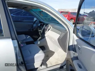 2006 Toyota Highlander with VIN JTEGD21A460133421, listed as a IAAI auction lot 41618125 with 202,454 mi miles and . Bid and sale history available at DreamBid. Image 5.