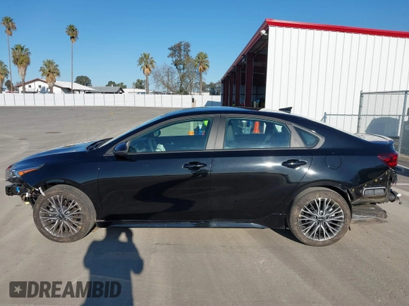2024 Kia Forte GT-Line with VIN 3KPF54AD0RE825500, listed as a IAAI auction lot 41677601 with 3,532 mi miles. Bid and sale history available at carsss.com. Image 15.