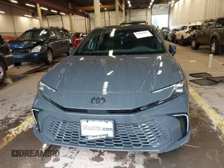 2025 Toyota Camry LE z VIN 4T1DBADK4SU520156, wystawiony jako IAAI lot #41865277 z przebiegiem 220 mil mil oraz . Historia ofert i sprzedaży dostępna na DreamBid. Obrazek 13.