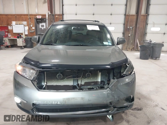 2012 Toyota Highlander Limited with VIN 5TDDK3EH6CS104814, listed as a IAAI auction lot 41958855 with 232,000 mi miles. Bid and sale history available at carsss.com. Image 12.