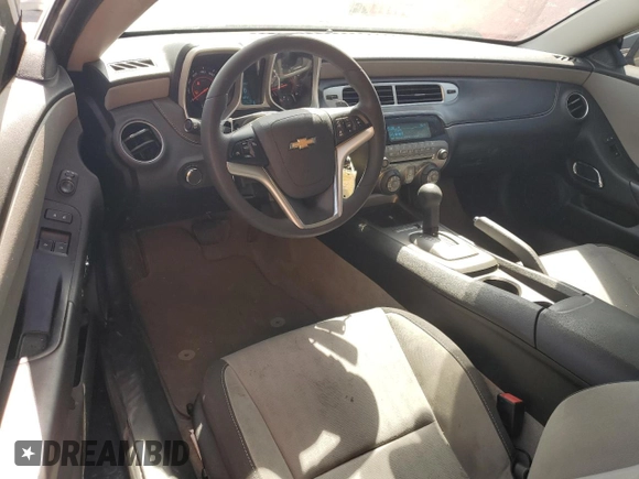 2014 Chevrolet Camaro LS z VIN 2G1FA1E39E9304949, wystawiony jako Copart lot #52332625 z przebiegiem 106 115 mil mil oraz Szkoda całkowita • Salvage title. Historia ofert i sprzedaży dostępna na DreamBid. Obrazek 8.