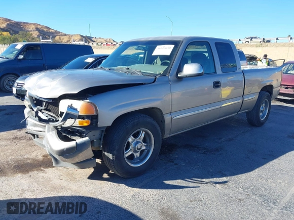 2000 GMC New Sierra 1500 SL with VIN 2GTEC19V6Y1136571, listed as a IAAI auction lot 41043650 with 206,367 mi miles. Bid and sale history available at carsss.com. Image 17.