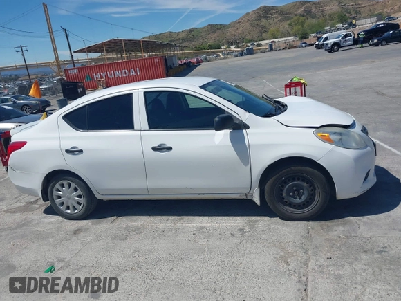 2014 Nissan Versa SV with VIN 3N1CN7AP0EL861162, listed as a IAAI auction lot 41871833 with 118,934 mi miles. Bid and sale history available at carsss.com. Image 13.