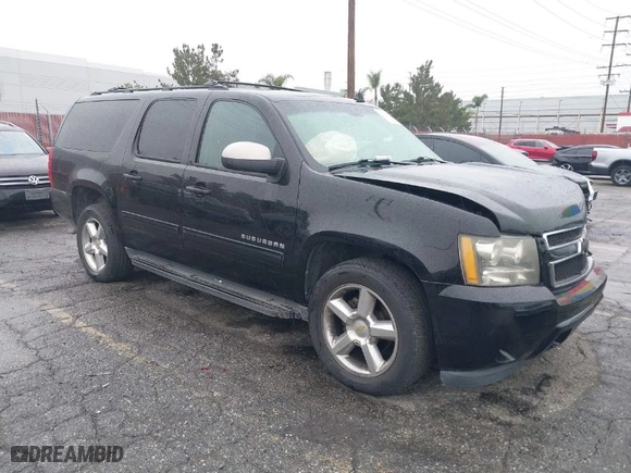 2010 Chevrolet Suburban LT with VIN 1GNUKJE35AR118585, listed as a IAAI auction lot 41730021 with 195,692 mi miles. Bid and sale history available at carsss.com. Image 1.