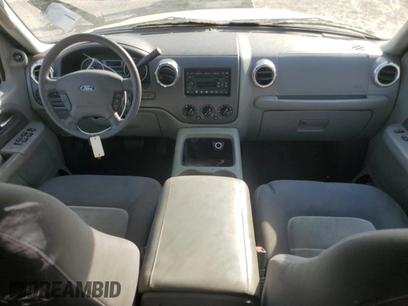 2005 Ford Expedition Special Service с VIN 1FMPU15585LA89766, выставлен на аукционе Copart как лот 75751994 с пробегом Не указан миль и Списание • Salvage title. История ставок и продаж доступна на DreamBid. Изображение 8.