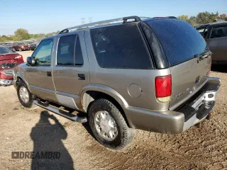 2000 GMC Jimmy SLE Convenience with VIN 1GKDT13WXY2248355, listed as a Copart auction lot 75437384 with 188,694 mi miles and Salvage Title. Bid and sale history available at carsss.com. Image 2.