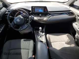 2018 Toyota C-HR XLE z VIN NMTKHMBX2JR012702, wystawiony jako Copart lot #55675245 z przebiegiem 114 391 mil mil oraz Szkody całkowita. Historia ofert i sprzedaży dostępna na DreamBid. Obrazek 8.