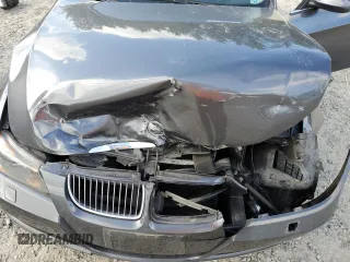 2006 BMW 3 Series 330i with VIN WBAVB33516PS10032, listed as a Copart auction lot 61650944 with 106,804 mi miles and Salvage Title. Bid and sale history available at carsss.com. Image 11.