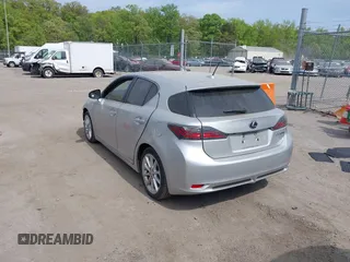 2012 Lexus CT 200h z VIN JTHKD5BHXC2120358, wystawiony jako IAAI lot #42128037 z przebiegiem 183 496 mil mil oraz . Historia ofert i sprzedaży dostępna na DreamBid. Obrazek 3.