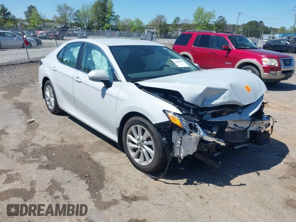 2023 Toyota Camry LE z VIN 4T1C11AK9PU142300, wystawiony jako IAAI lot #42063540 z przebiegiem 34 048 mil mil oraz . Historia ofert i sprzedaży dostępna na DreamBid. Obrazek 1.