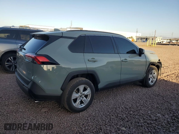 2021 Toyota RAV4 XLE with VIN 2T3W1RFV1MW165118, listed as a Copart auction lot 47613725 with 71,270 mi miles and Salvage Title. Bid and sale history available at carsss.com. Image 3.