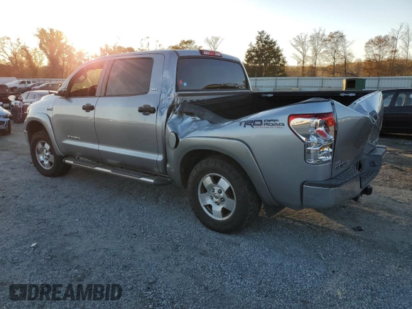 2010 Toyota Tundra z VIN 5TFDW5F1XAX142538, wystawiony jako Copart lot #83667104 z przebiegiem 192 446 mil mil oraz Szkoda całkowita • Salvage title. Historia ofert i sprzedaży dostępna na DreamBid. Obrazek 2.