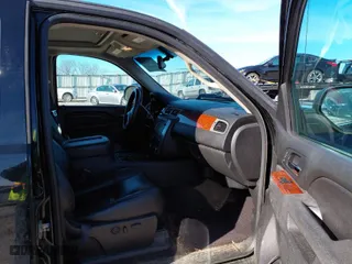 2013 GMC Sierra 1500 SLT with VIN 3GTP2WE71DG146605, listed as a IAAI auction lot 41334159 with 224,640 mi miles. Bid and sale history available at carsss.com. Image 5.