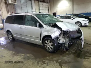 2010 Chrysler Town & Country Touring Plus z VIN 2A4RR8DX8AR414616, wystawiony jako Copart lot #52289845 z przebiegiem 211 759 mil mil oraz Czysty tytuł • Clean title. Historia ofert i sprzedaży dostępna na DreamBid. Obrazek 4.