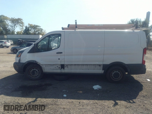 2016 Ford Transit Cargo z VIN 1FTYE1YMXGKA16724, wystawiony jako IAAI lot #40341511 z przebiegiem 188 118 mil mil oraz . Historia ofert i sprzedaży dostępna na DreamBid. Obrazek 14.