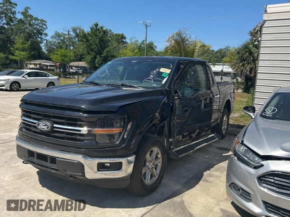 2024 Ford F-150 XLT with VIN 1FTFW3LD3RFA25851, listed as a Copart auction lot 53828565 with 32,477 mi miles and Clean Title. Bid and sale history available at carsss.com. Image 2.