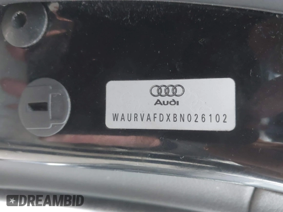 2011 Audi A8 z VIN WAURVAFDXBN026102, wystawiony jako IAAI lot #39096660 z przebiegiem 151 060 mil mil oraz . Historia ofert i sprzedaży dostępna na DreamBid. Obrazek 9.