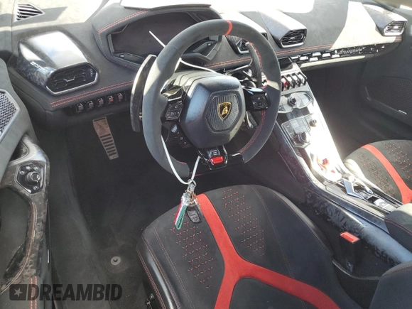 2018 LAMBORGHINI PERFORMANTE z VIN ZHWUD4ZF2JLA08437, wystawiony jako Copart lot #76293594 z przebiegiem Nie podano mil oraz Nie do naprawy • Non repairable. Historia ofert i sprzedaży dostępna na DreamBid. Obrazek 8.