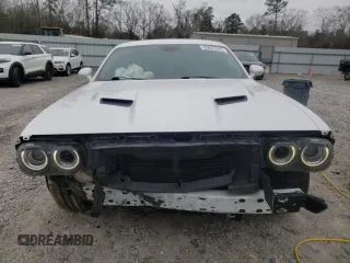 2016 Dodge Challenger R/T Scat Pack z VIN 2C3CDZFJ3GH153326, wystawiony jako Copart lot #45931845 z przebiegiem 64 245 mil mil oraz Szkody całkowita. Historia ofert i sprzedaży dostępna na DreamBid. Obrazek 5.