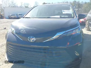 2024 Toyota Sienna LE with VIN 5TDKRKEC9RS185060, listed as a IAAI auction lot 41695763 with 20,673 mi miles. Bid and sale history available at carsss.com. Image 6.