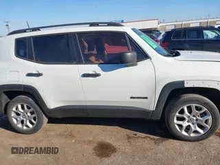 2018 Jeep Renegade Sport with VIN ZACCJBAB3JPJ29591, listed as a IAAI auction lot 41579924 with 62,900 mi miles. Bid and sale history available at carsss.com. Image 13.