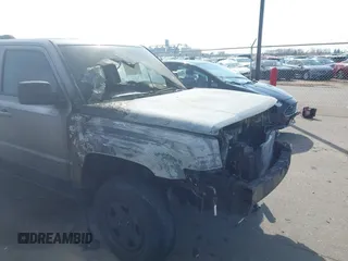 2017 Jeep Patriot Sport SE z VIN 1C4NJRBB9HD194618, wystawiony jako IAAI lot #42006360 z przebiegiem Nie podano mil oraz . Historia ofert i sprzedaży dostępna na DreamBid. Obrazek 13.