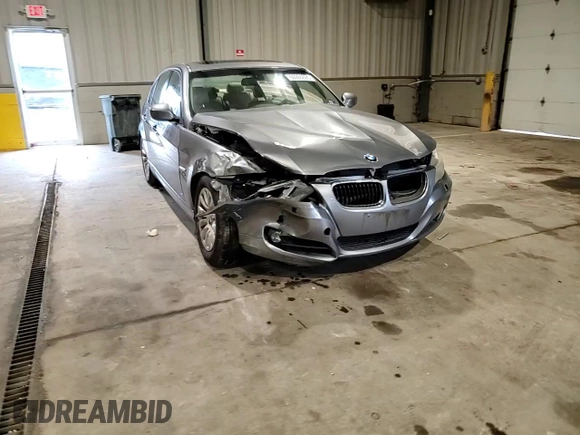 2009 BMW 3 Series 328i xDrive with VIN WBAPK53519A511752, listed as a Copart auction lot 60935025 with 129,307 mi miles and Salvage title. Bid and sale history available at DreamBid. Image 13.
