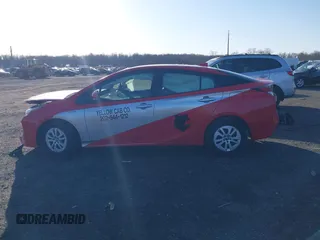 2018 Toyota Prius Two with VIN JTDKBRFUXJ3592766, listed as a IAAI auction lot 41753682 with 125,662 mi miles. Bid and sale history available at carsss.com. Image 14.